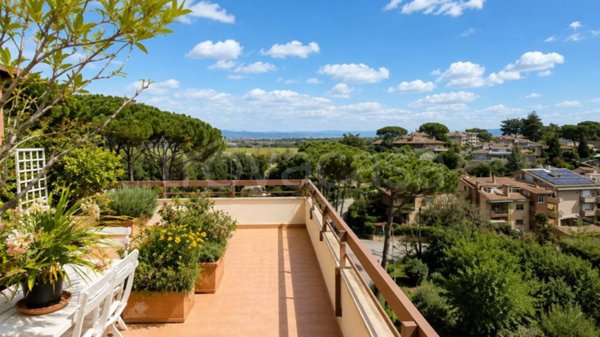 appartamento in vendita a Roma in zona Tomba di Nerone