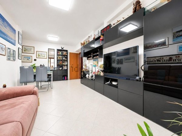 appartamento in vendita a Roma in zona Fonte Laurentina