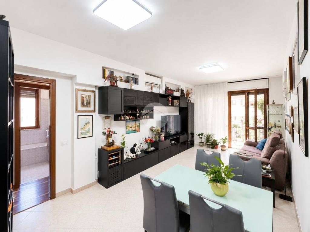 appartamento in vendita a Roma in zona Fonte Laurentina