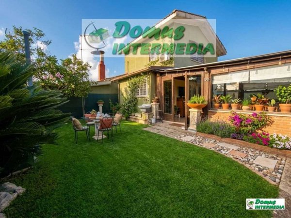 casa indipendente in vendita a Roma in zona Mezzocammino