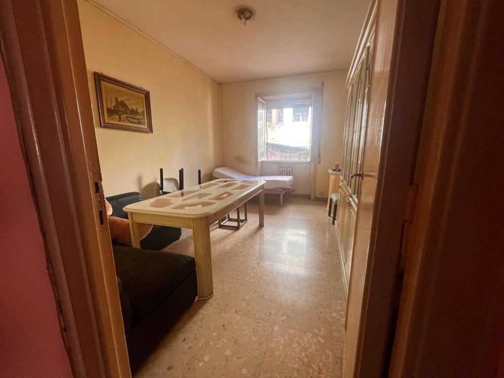 appartamento in vendita a Roma in zona Appio Latino
