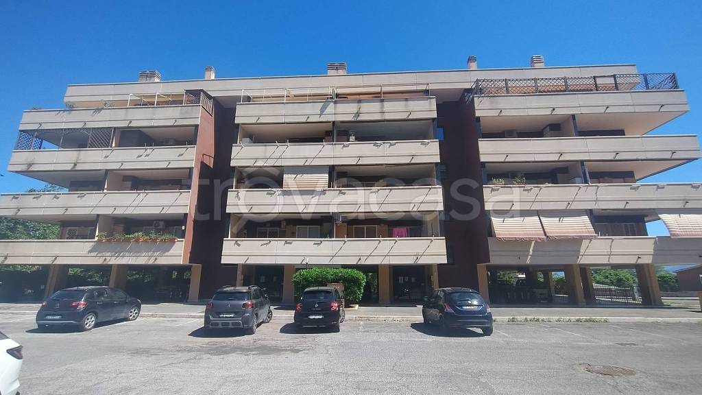 appartamento in vendita a Roma in zona Ponte di Nona