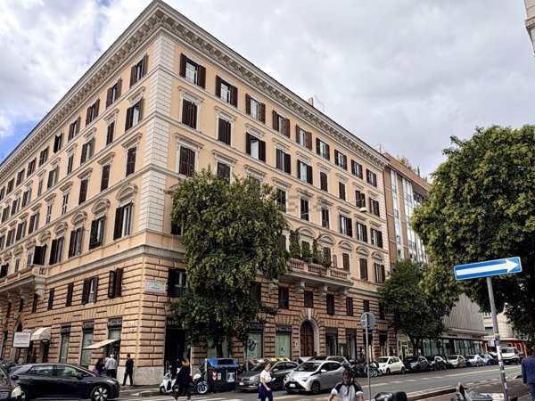 appartamento in vendita a Roma in zona Rione Prati