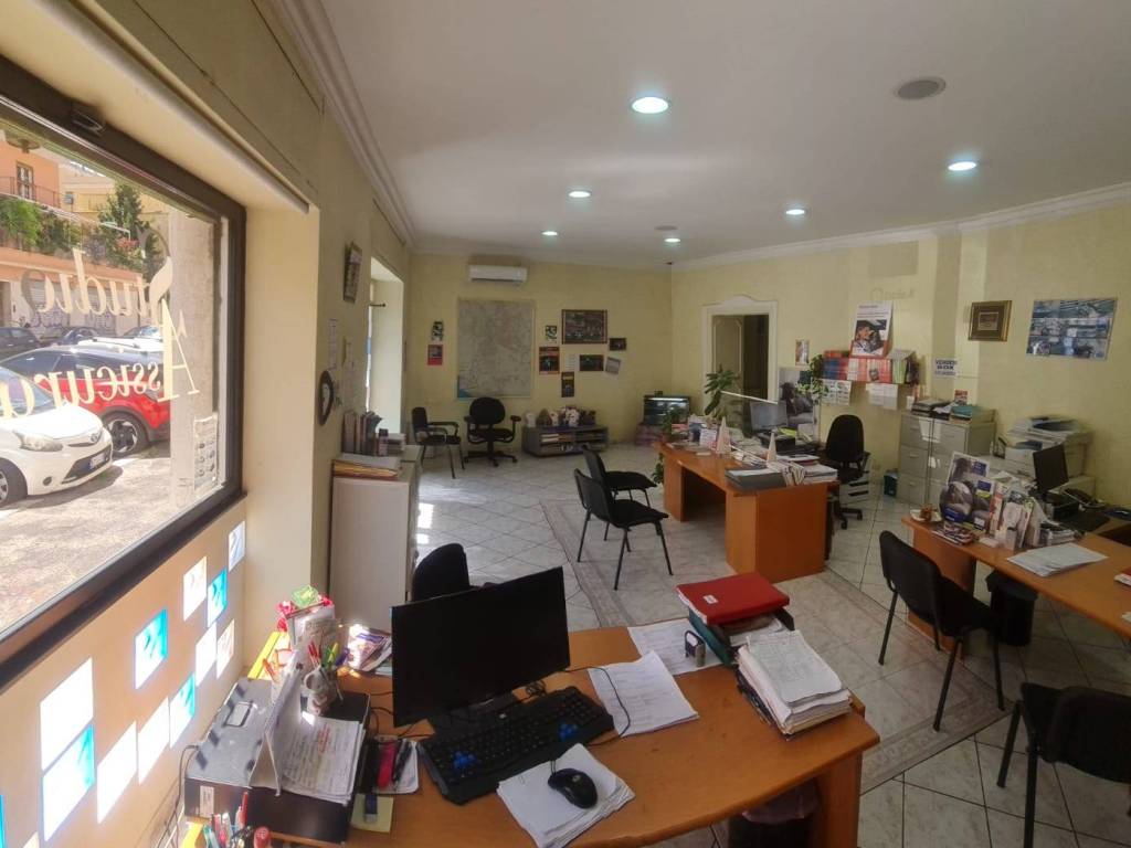 negozio in vendita a Roma in zona Prenestino-Centocelle