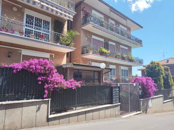 appartamento in vendita a Roma in zona Appio Pignatelli