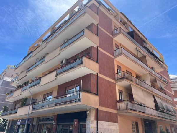 appartamento in vendita a Roma in zona Della Vittoria
