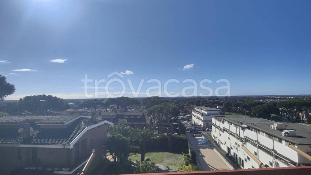 appartamento in vendita a Roma in zona Axa
