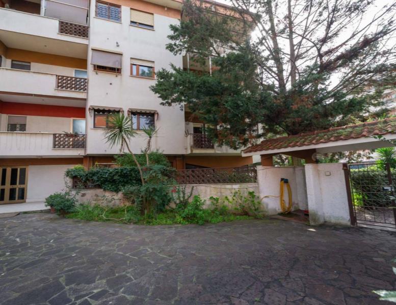 appartamento in vendita a Roma in zona Ostia