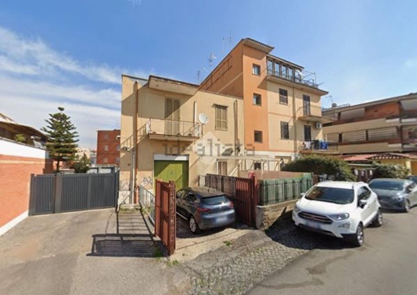 appartamento in vendita a Roma in zona Torre Maura
