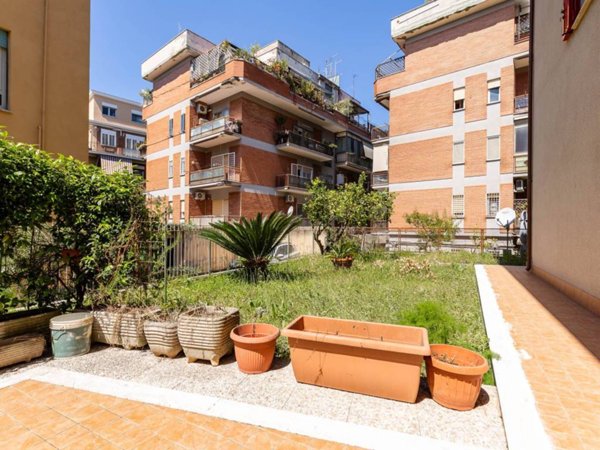 casa indipendente in vendita a Roma in zona Torrevecchia