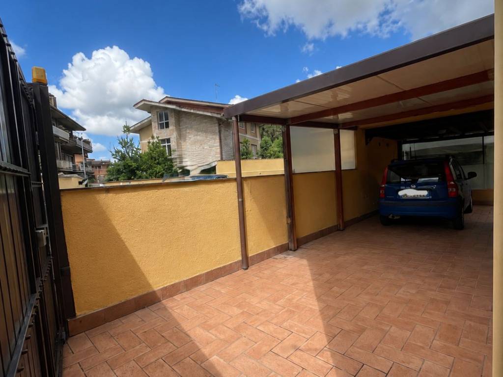 appartamento in vendita a Roma in zona Casalotti
