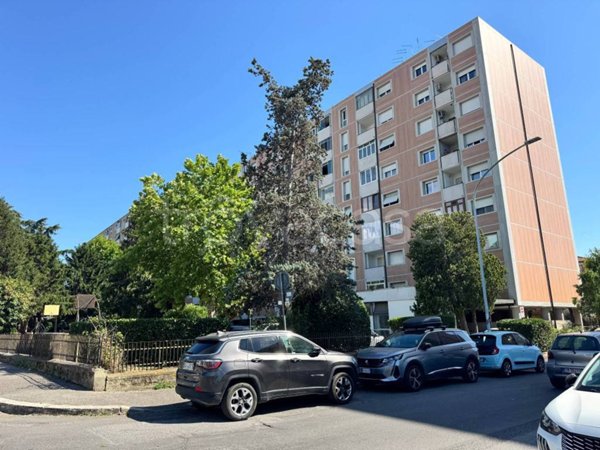appartamento in vendita a Roma in zona Tor de' Cenci