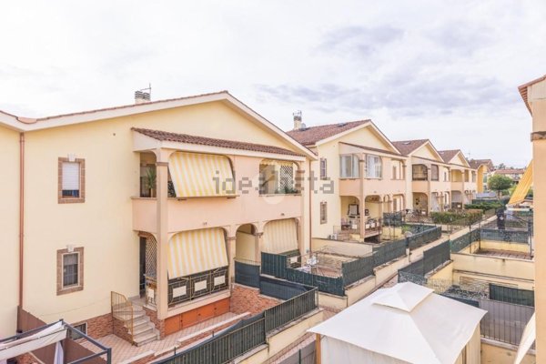 appartamento in vendita a Roma in zona Lunghezza