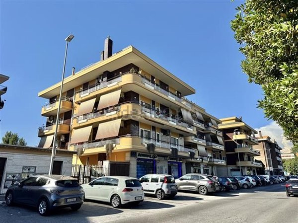 appartamento in vendita a Roma in zona Spinaceto