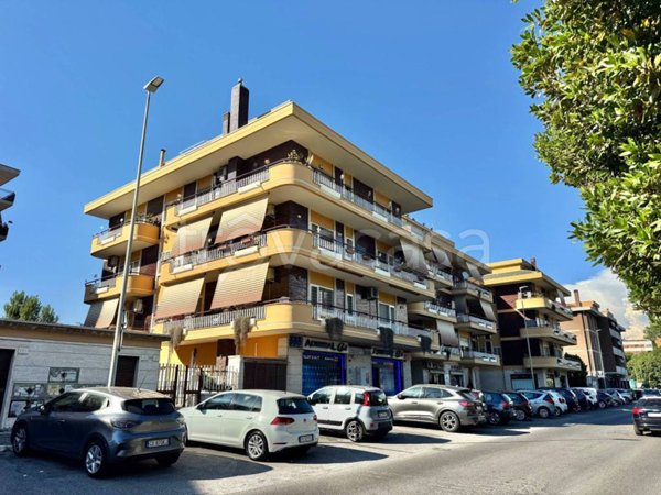 appartamento in vendita a Roma in zona Spinaceto