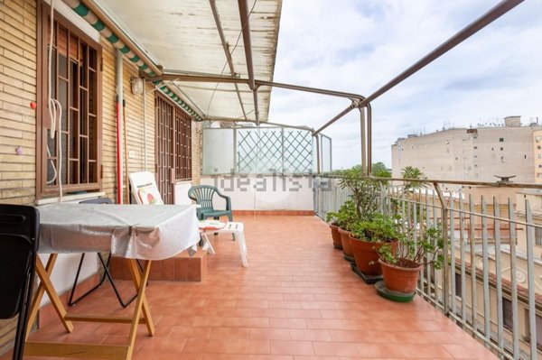 appartamento in vendita a Roma in zona Ostiense