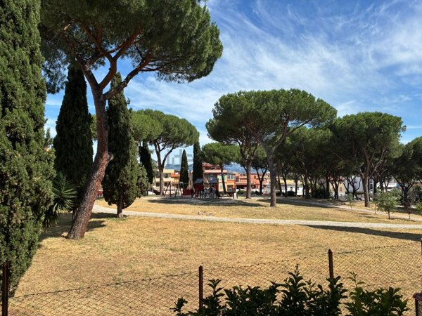 appartamento in vendita a Roma in zona Torre Angela