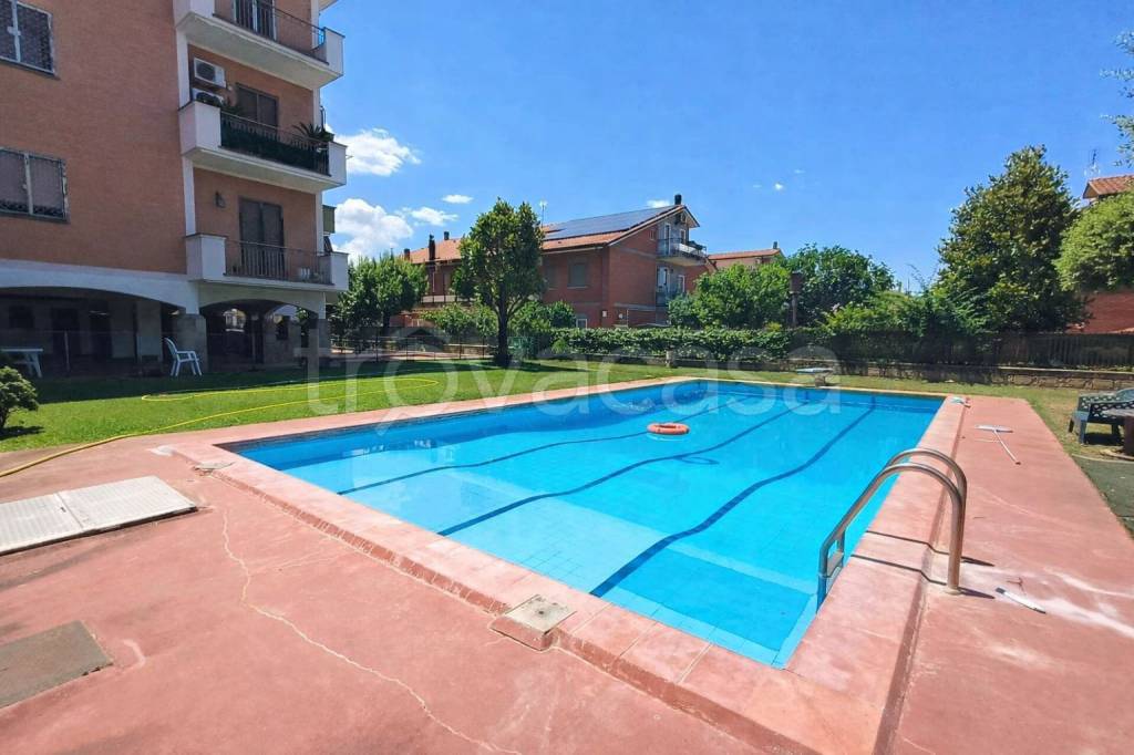 appartamento in vendita a Roma in zona Casal Morena