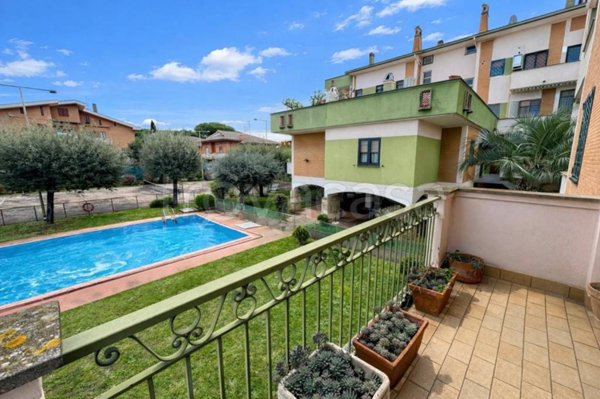 appartamento in vendita a Roma in zona Casal Morena