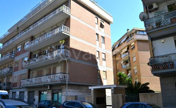 appartamento in vendita a Roma in zona Appio Latino