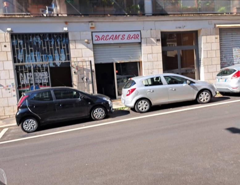 locale commerciale in vendita a Roma in zona Ponte Mammolo