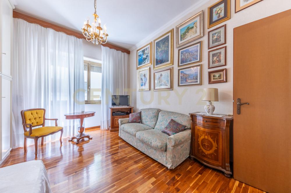 appartamento in vendita a Roma in zona Appio Latino