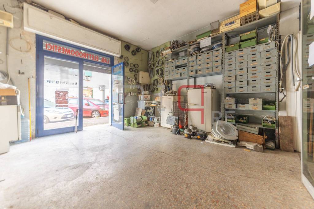 negozio in vendita a Roma in zona Prenestino-Centocelle