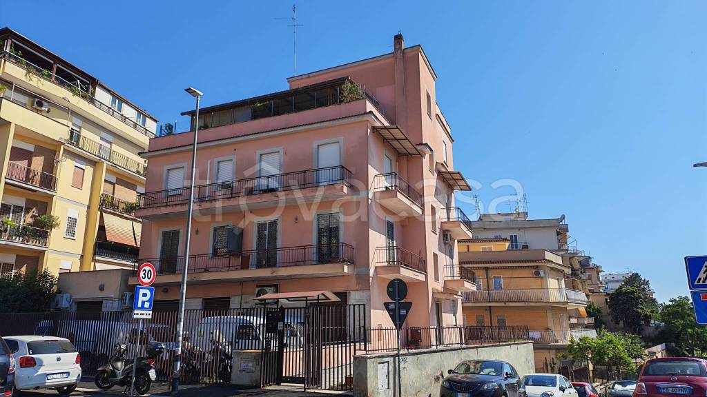 appartamento in vendita a Roma in zona Torrevecchia