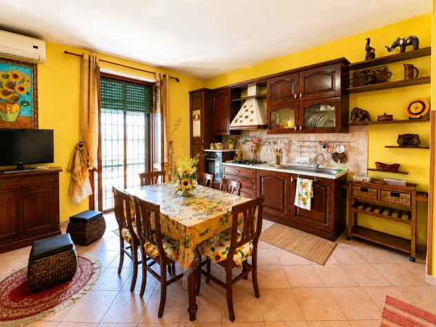 appartamento in vendita a Roma in zona Tor Bella Monaca