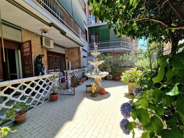 appartamento in vendita a Roma in zona Appio Claudio