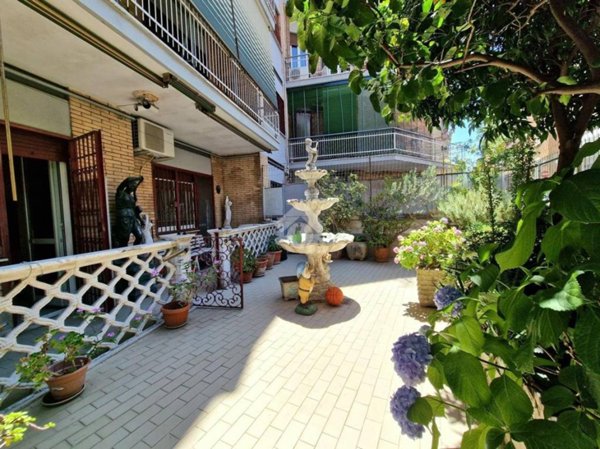 appartamento in vendita a Roma in zona Appio Claudio