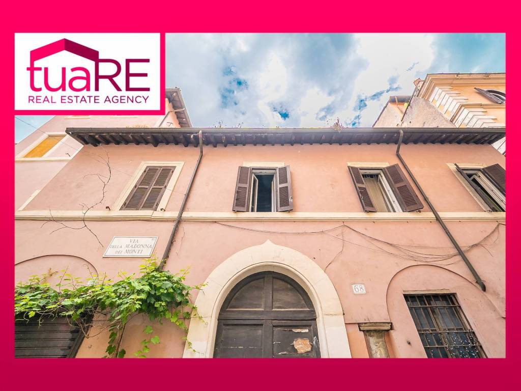appartamento in vendita a Roma in zona Rione Monti/Campitelli