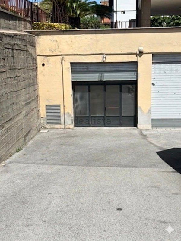 negozio in vendita a Roma in zona Prenestino-Centocelle