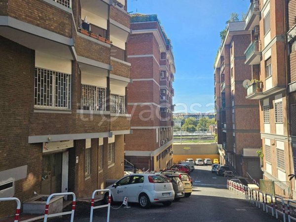 casa semindipendente in vendita a Roma in zona Ostiense