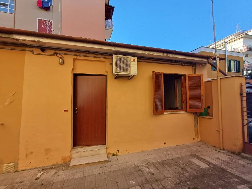 appartamento in vendita a Roma in zona Torre Maura