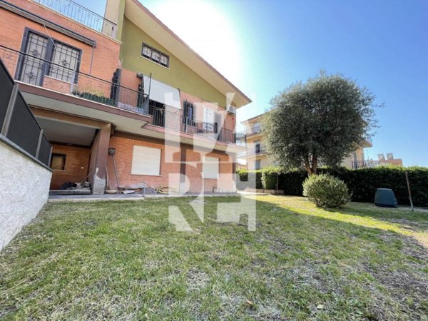 appartamento in vendita a Roma in zona Acilia