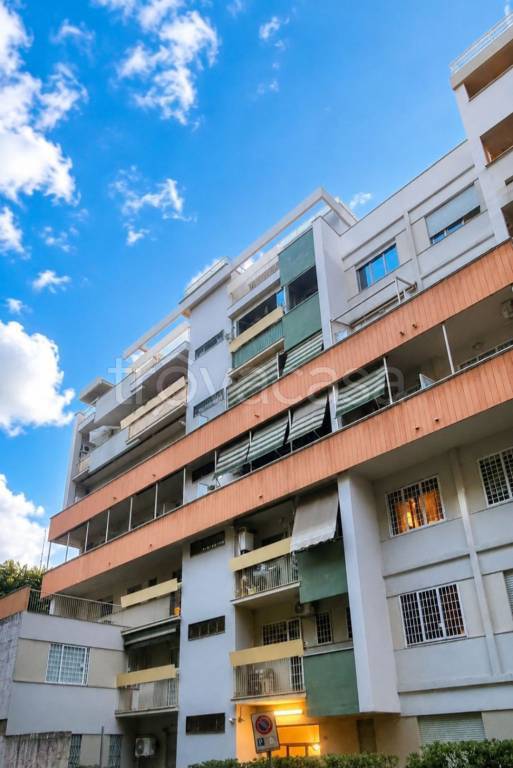 appartamento in vendita a Roma in zona EUR