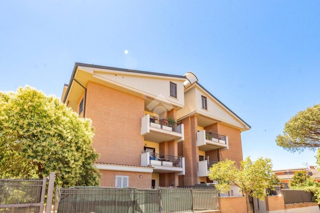 appartamento in vendita a Roma in zona Borghesiana