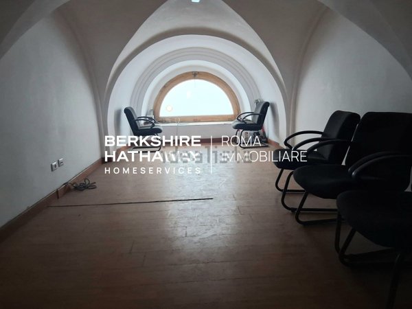 locale di sgombero in vendita a Roma in zona Rione Monti/Campitelli