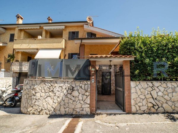casa indipendente in vendita a Roma in zona Trigoria