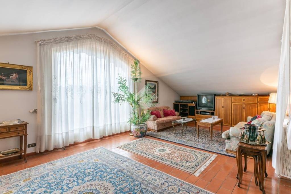 appartamento in vendita a Roma in zona Rione Regola