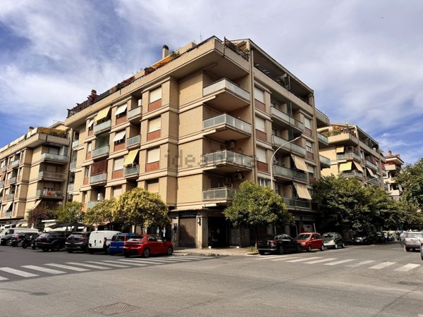 appartamento in vendita a Roma in zona Ostia