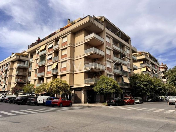 appartamento in vendita a Roma in zona Ostia