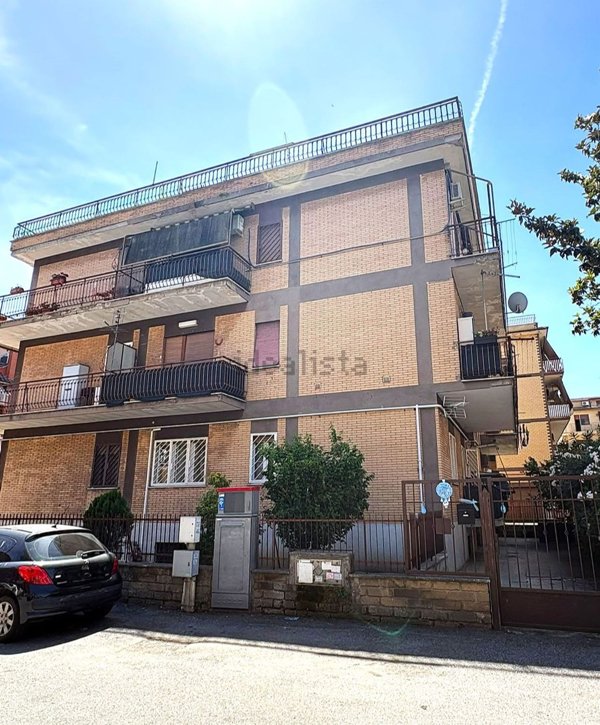 appartamento in vendita a Roma in zona Torre Angela