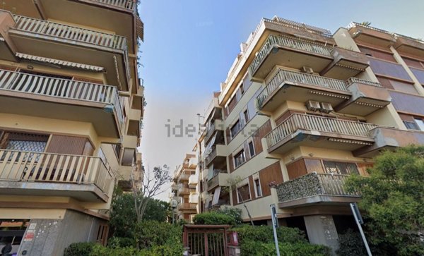 appartamento in vendita a Roma in zona Ostia