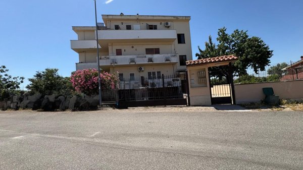 appartamento in vendita a Roma in zona Colle del Sole