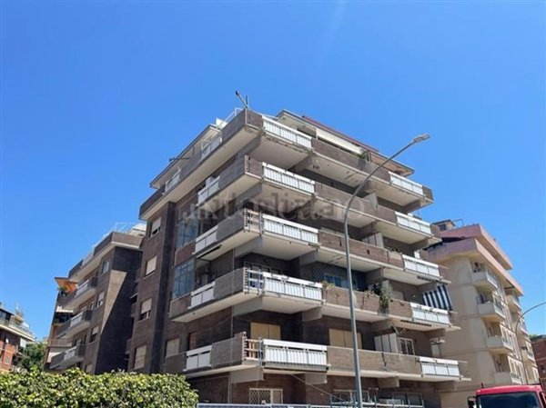 appartamento in vendita a Roma in zona Ostia