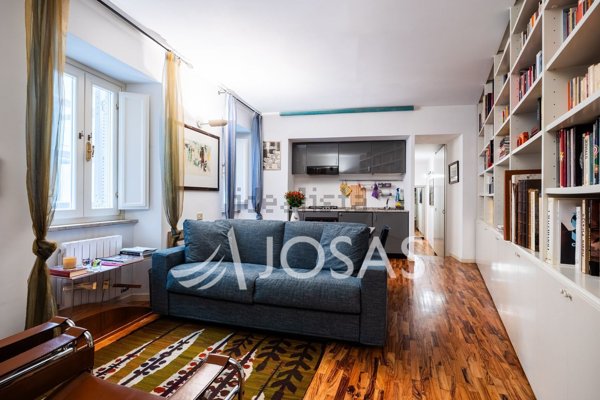 appartamento in vendita a Roma in zona Parione/Sant'Eustachio