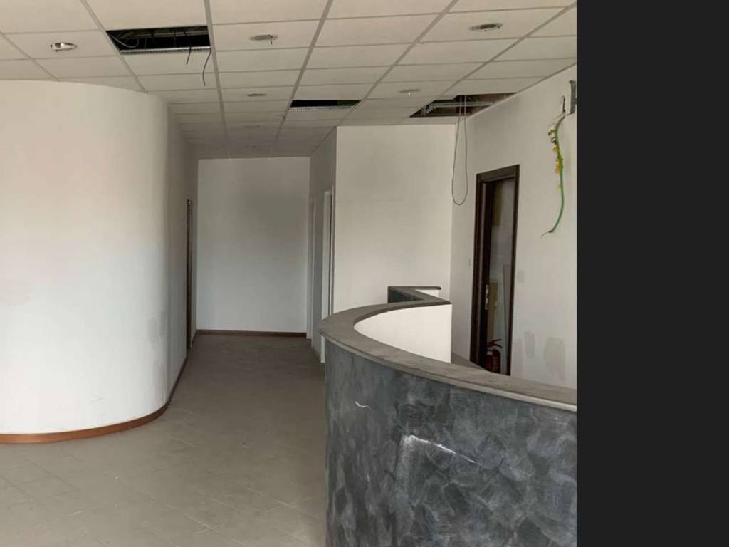 ufficio in vendita a Roma in zona Case Rosse