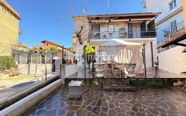 casa indipendente in vendita a Roma in zona Palmarola